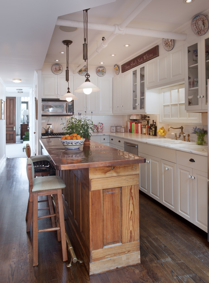 Inspiration for a shabby-chic style kitchen remodel in New York