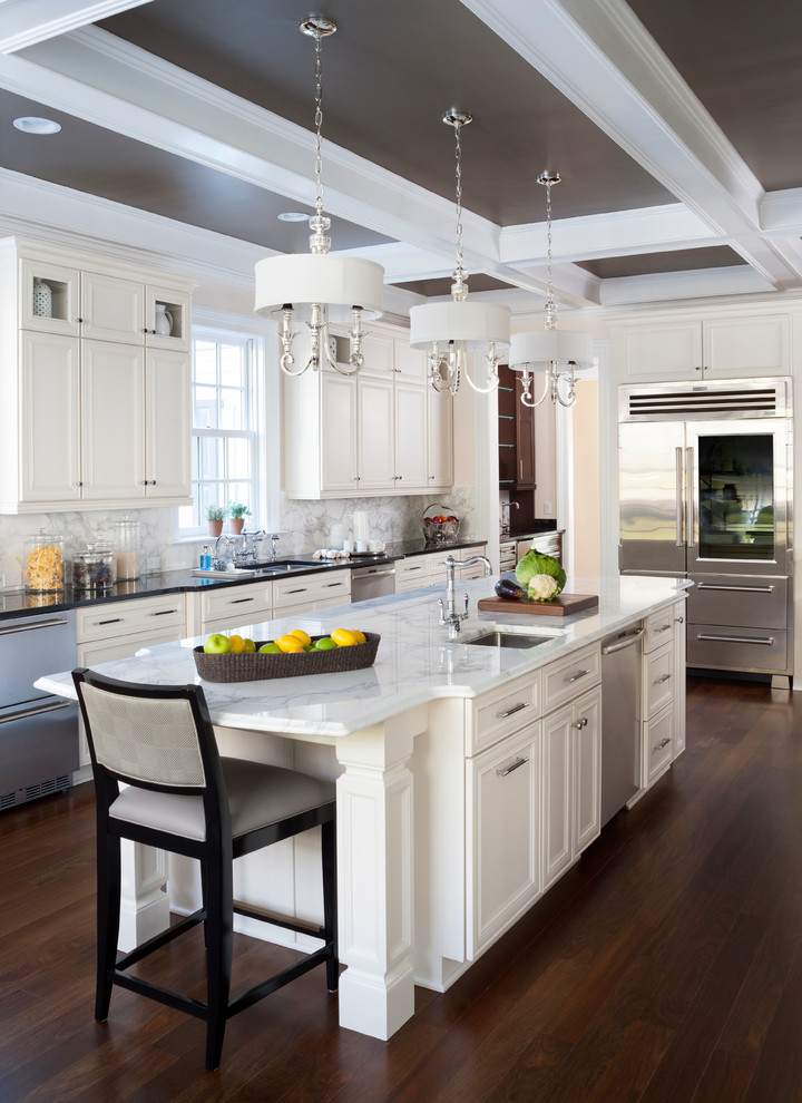 Sophisticated traditional "tuxedo" kitchen Traditional Kitchen