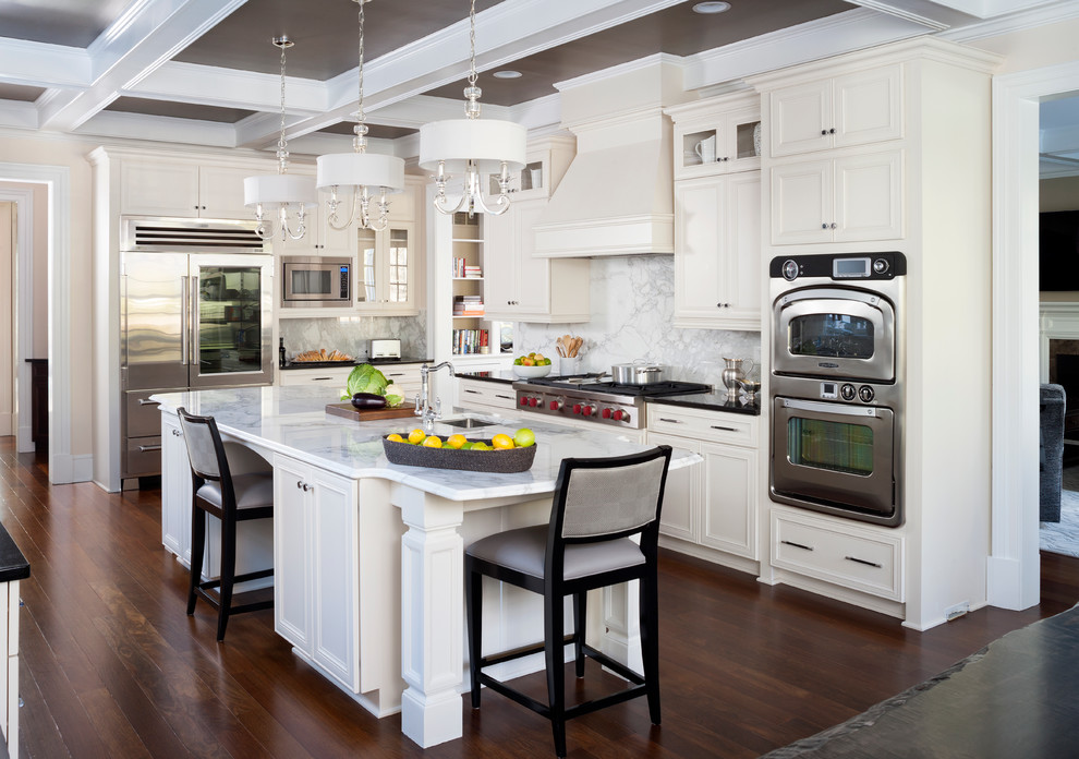 Sophisticated traditional "tuxedo" kitchen Traditional Kitchen