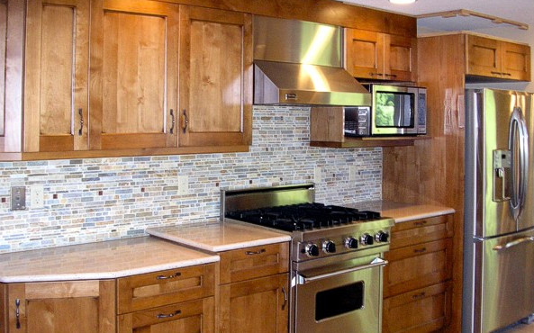 Design ideas for a traditional kitchen in Seattle.