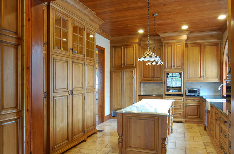 South Carolina Lakehouse Kitchen - Traditional - Kitchen ...