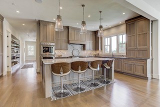 Oak Wood Makes a Comeback