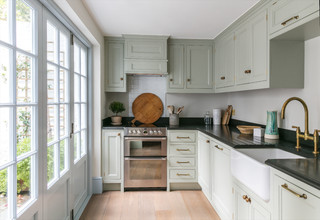 75 Kitchen with Green Cabinets and White Appliances Ideas You'll Love -  January, 2024