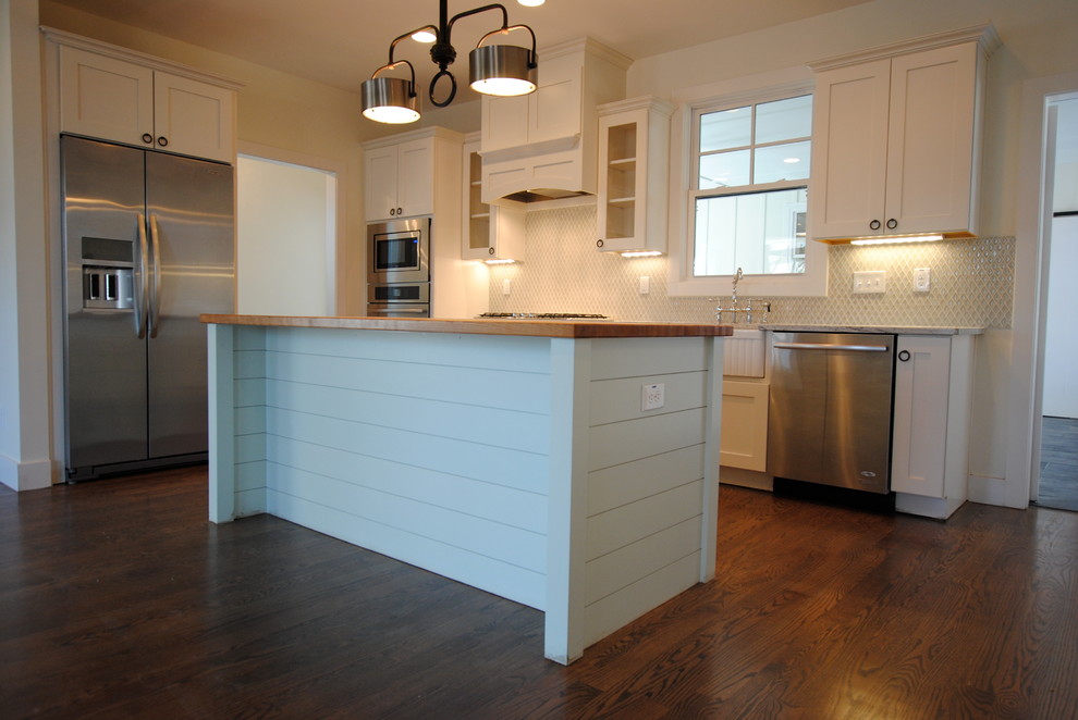 Southern Style Living in Downtown Lilburn Farmhouse Kitchen