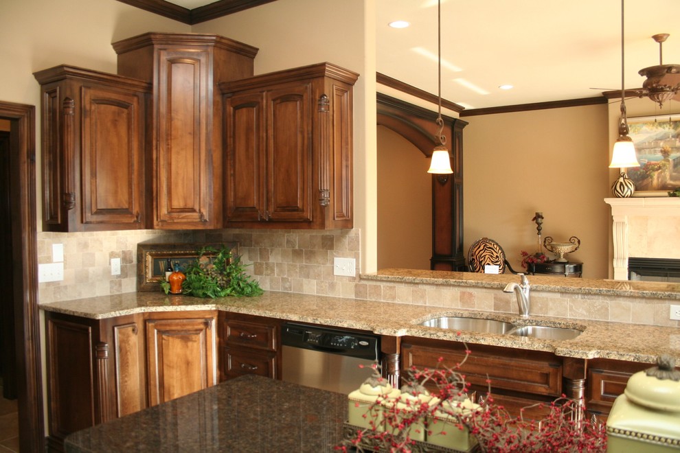 Southwest Okc Custom Home 1 Traditional Kitchen Oklahoma City By Huffman Homes Traditional Kitchen Oklahoma City, Custom Kitchen Cabinets Oklahoma City