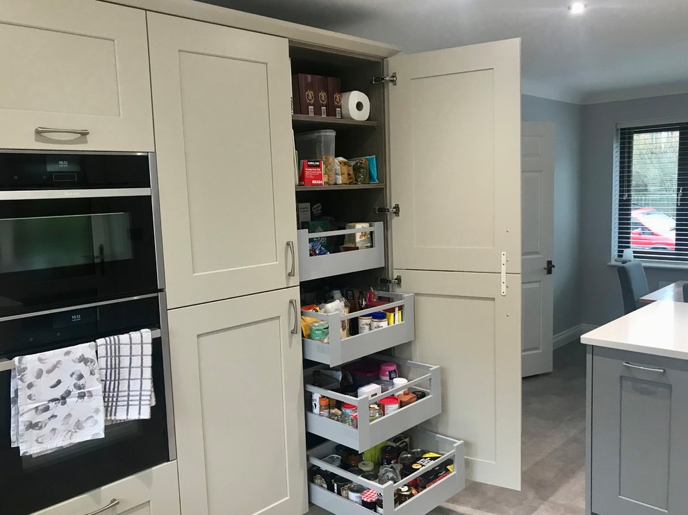 Space tower must have kitchen storage Contemporary Kitchen