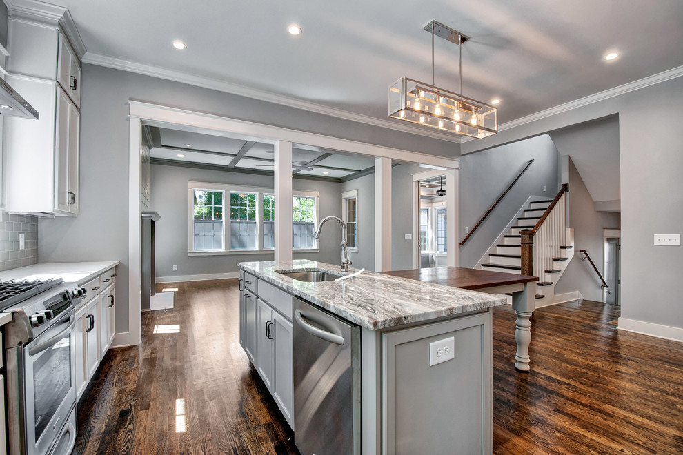 Example of an arts and crafts kitchen design in Nashville