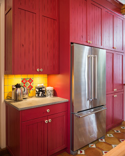 Red kitchen ideas – cabinets and details in shades from rust to scarlet