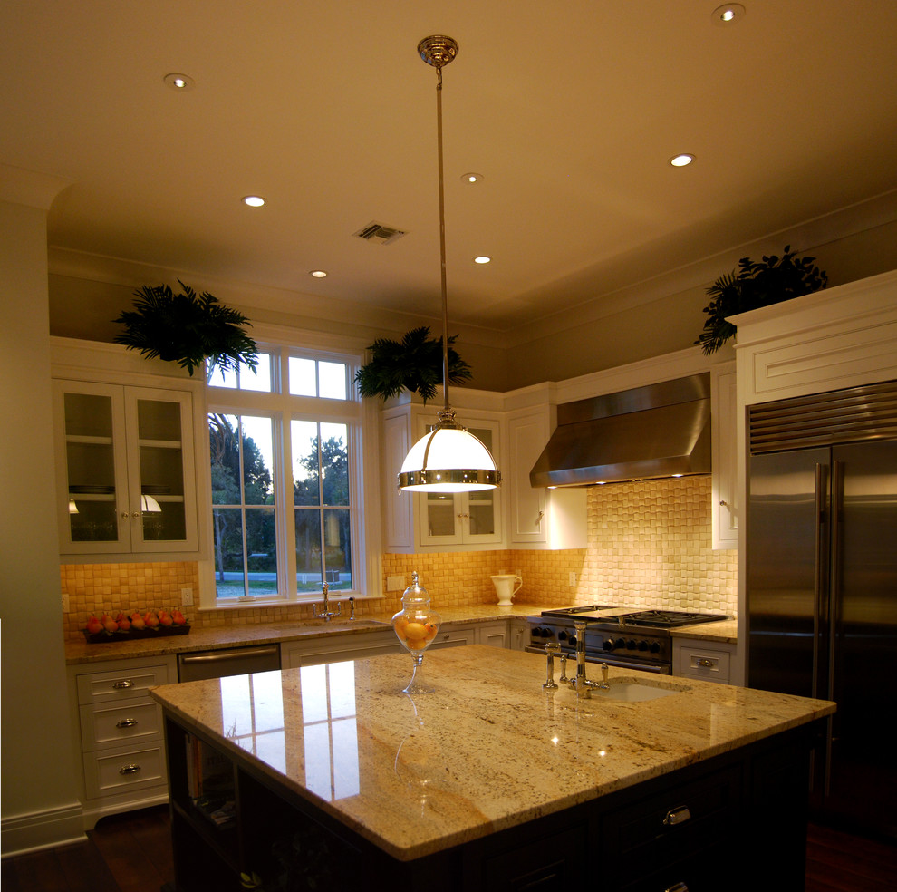 Photo of a classic kitchen in Tampa.