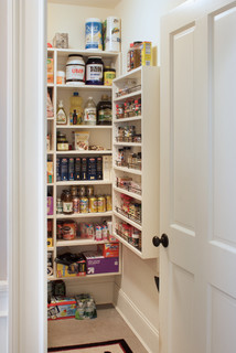 https://st.hzcdn.com/simgs/pictures/kitchens/spice-up-your-pantry-rylex-custom-cabinetry-and-closets-img~d6413448086fffc4_3-1456-1-1f39beb.jpg