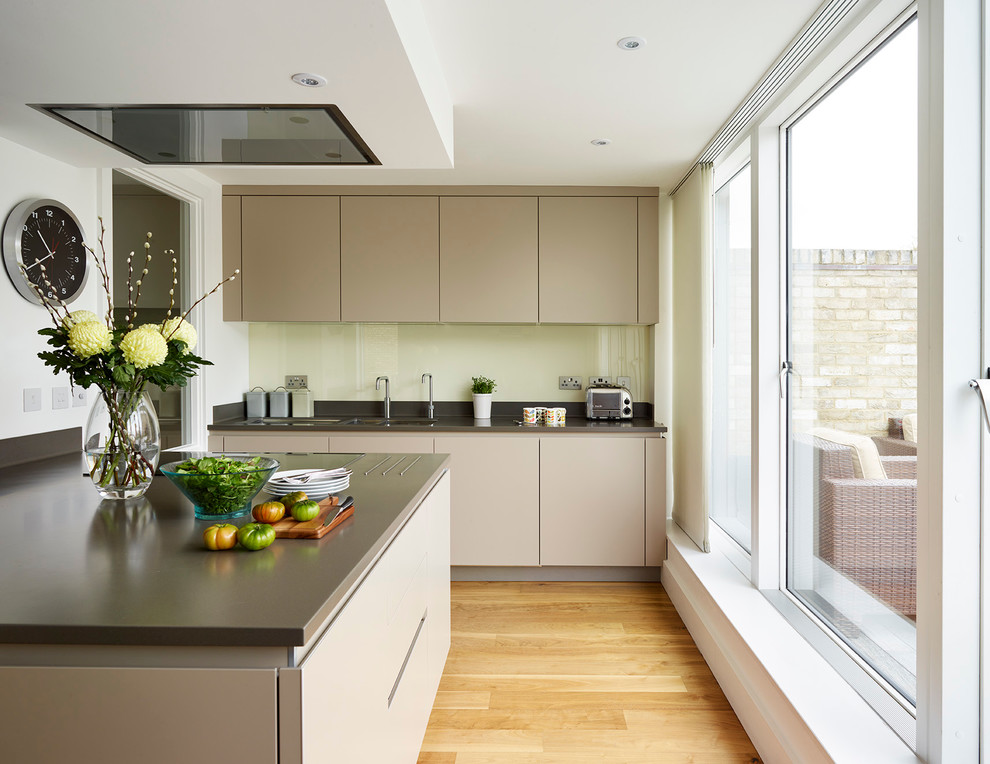 Example of a trendy kitchen design in Essex