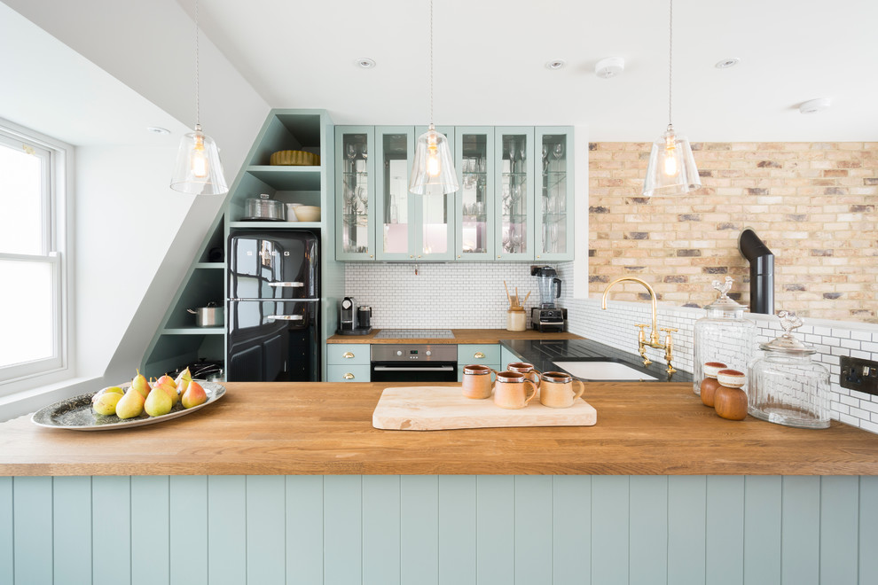 Inspiration for a transitional kitchen remodel in London