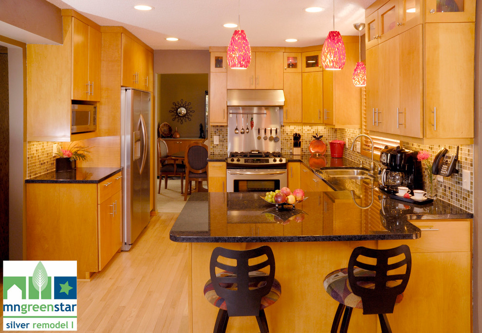 Example of a transitional kitchen design in Minneapolis