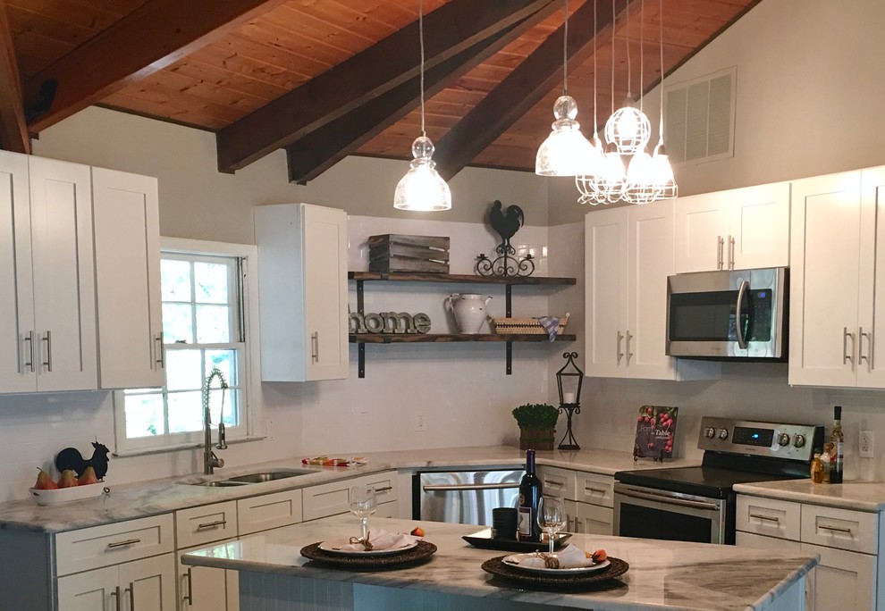 Inspiration for a country kitchen remodel in Atlanta