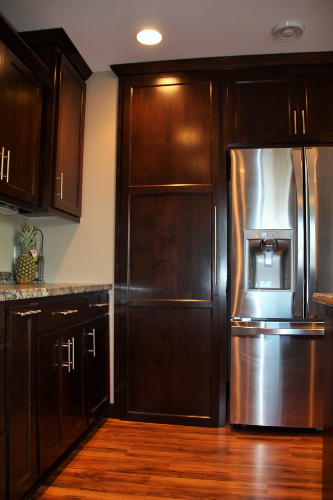 Staggered Kitchen with Hidden Pantry Modern Kitchen