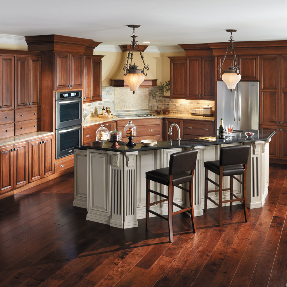 Starmark Cabinetry Traditional Kitchen In Lyptus And Maple Traditional Kitchen Other By Starmark Cabinetry Houzz