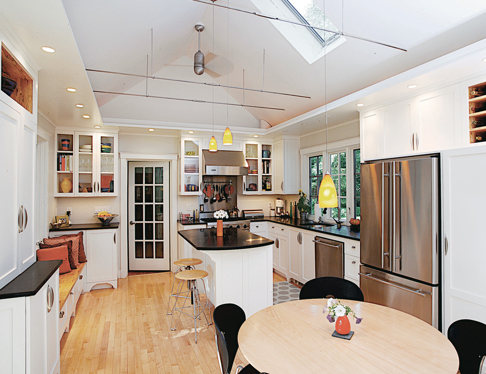 Inspiration for a timeless kitchen remodel in Other with stainless steel appliances