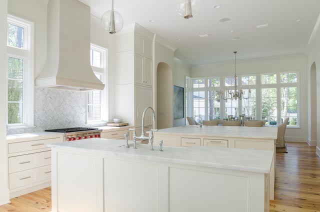 Kitchen photo in Miami