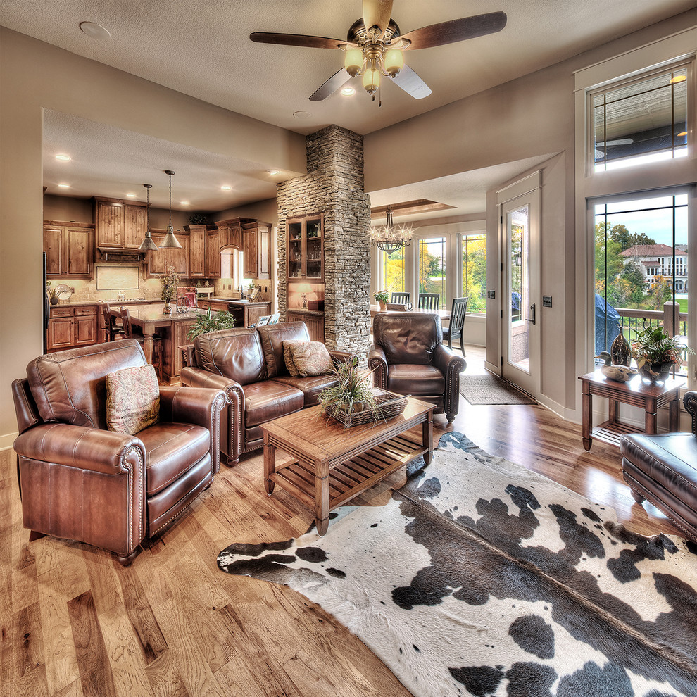 Stone Canyon subdivision in Blue Springs, MO Traditional Kitchen