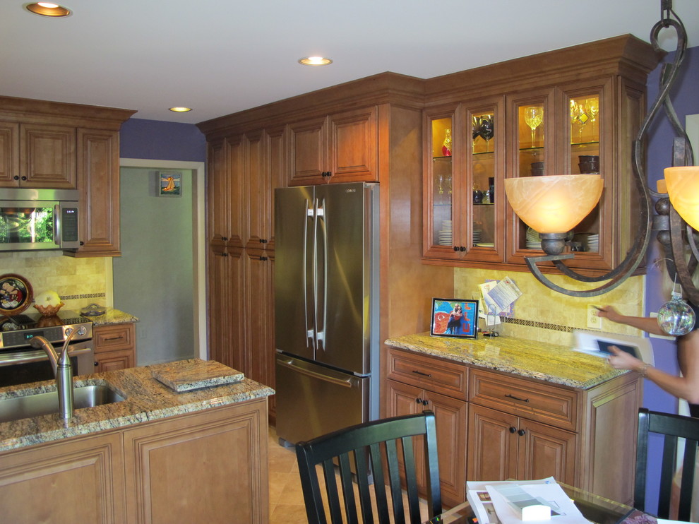 Example of a classic kitchen design in Detroit