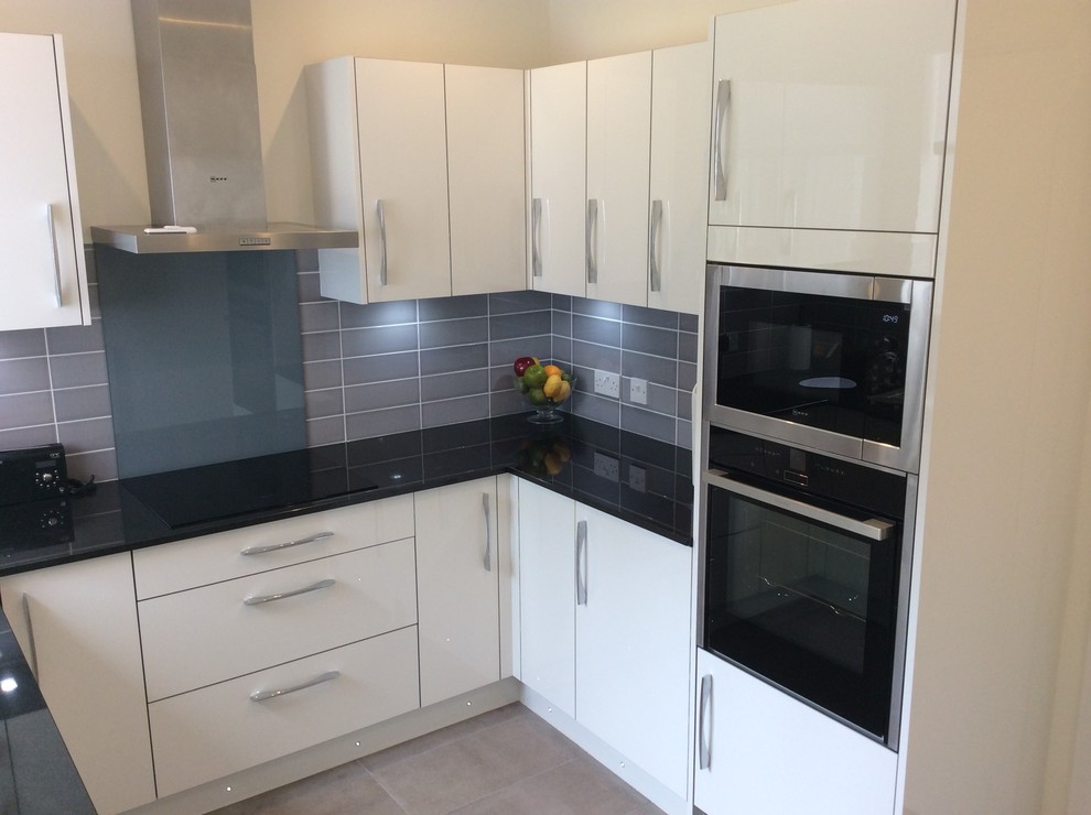 Stunning Black and White Kitchen in Bothwell Contemporary Kitchen