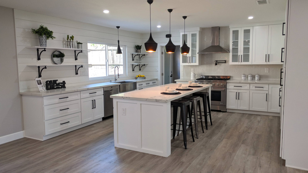 Stunning Conejo Oaks "Modern Farmhouse" Modern Kitchen Los