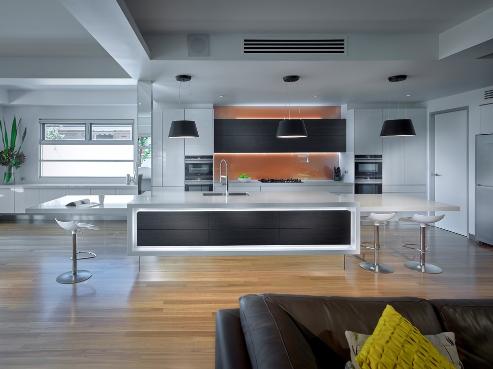 Kitchen - modern kitchen idea in Adelaide