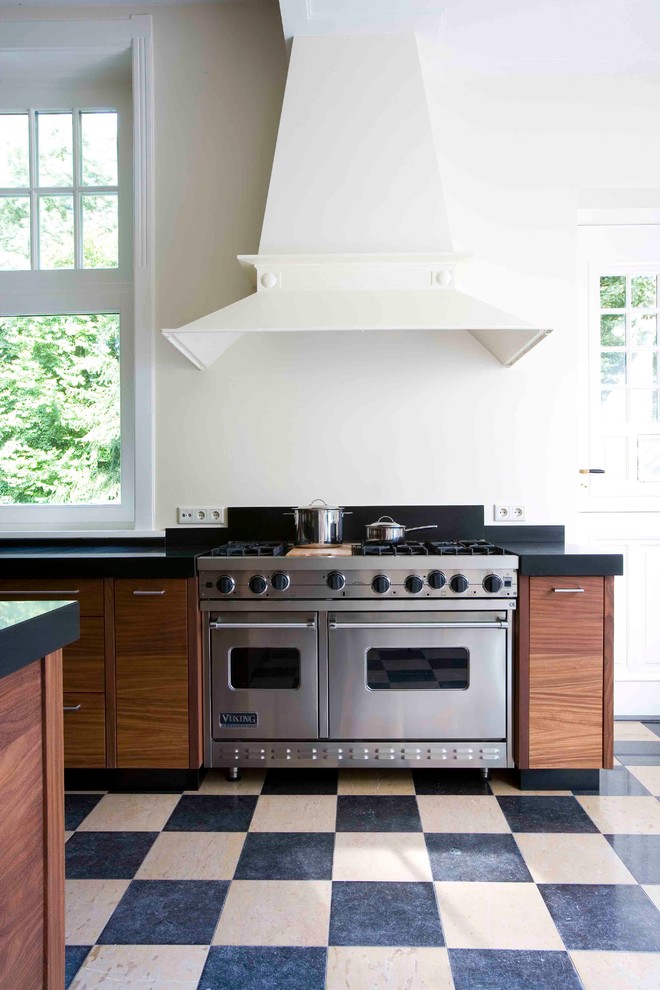 Inspiration for a transitional kitchen remodel in New York