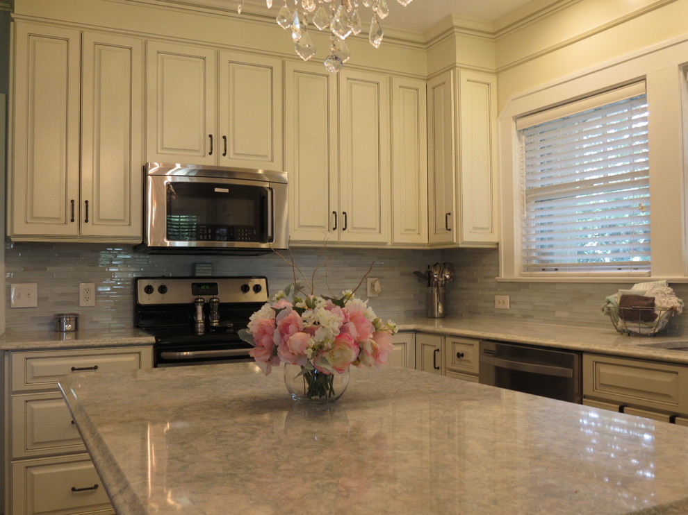 Styled Bungalow - Transitional - Kitchen - Tampa - by Artisan Design ...