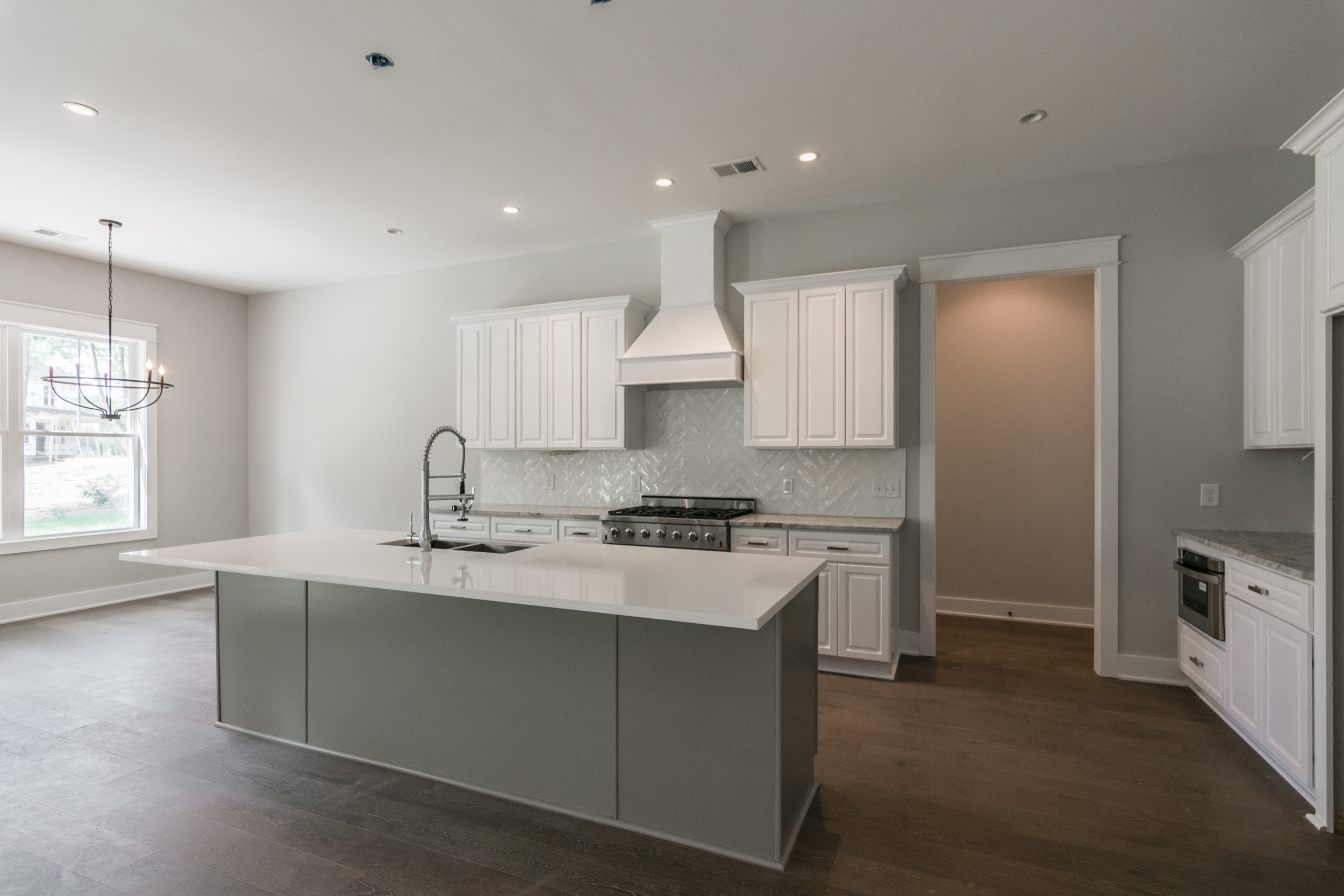 75 Beautiful Vinyl Floor Kitchen With White Cabinets Pictures Ideas July 2021 Houzz