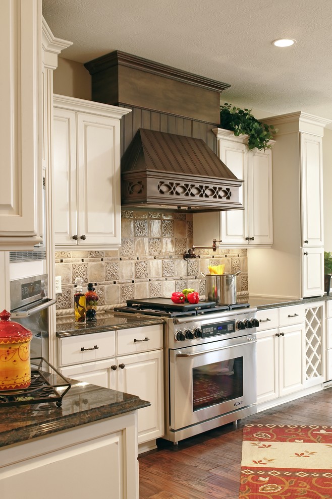 Surrey - Traditional - Kitchen - Cincinnati - by Coates Custom Homes ...
