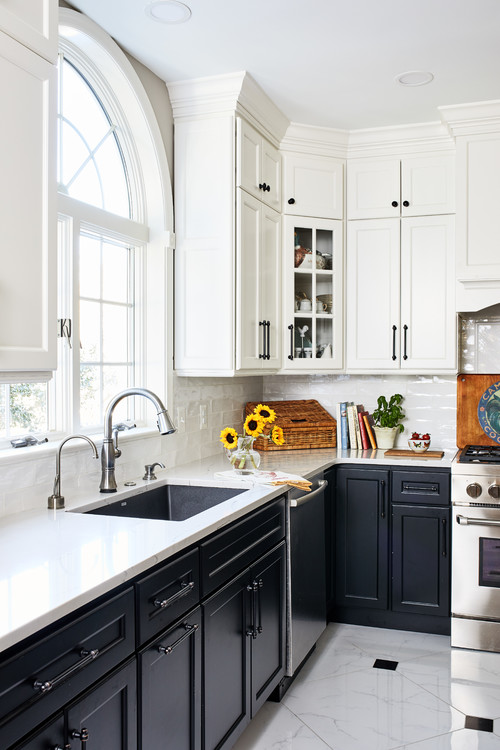 black and white kitchen cabinets