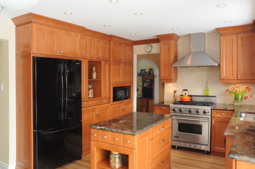 Susie and Glen Kitchen Traditional Kitchen Montreal by A la