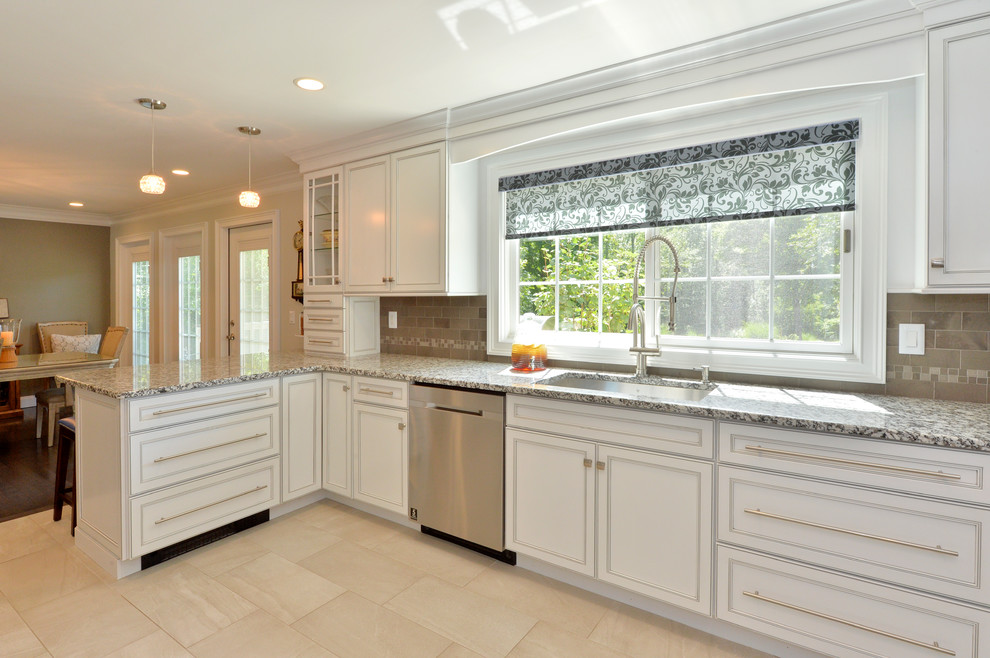 Example of a cottage chic kitchen design in New York
