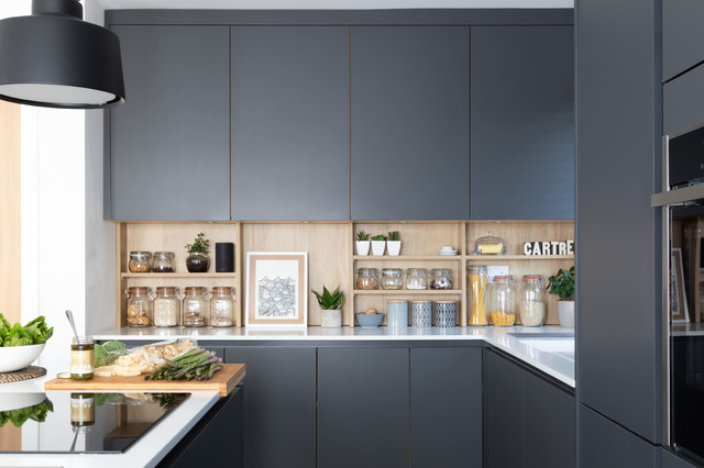 https://st.hzcdn.com/simgs/pictures/kitchens/sutton-h-line-in-graphite-masterclass-kitchens-img~15b1a0ed0c10cfd1_4-4984-1-2cb133b.jpg