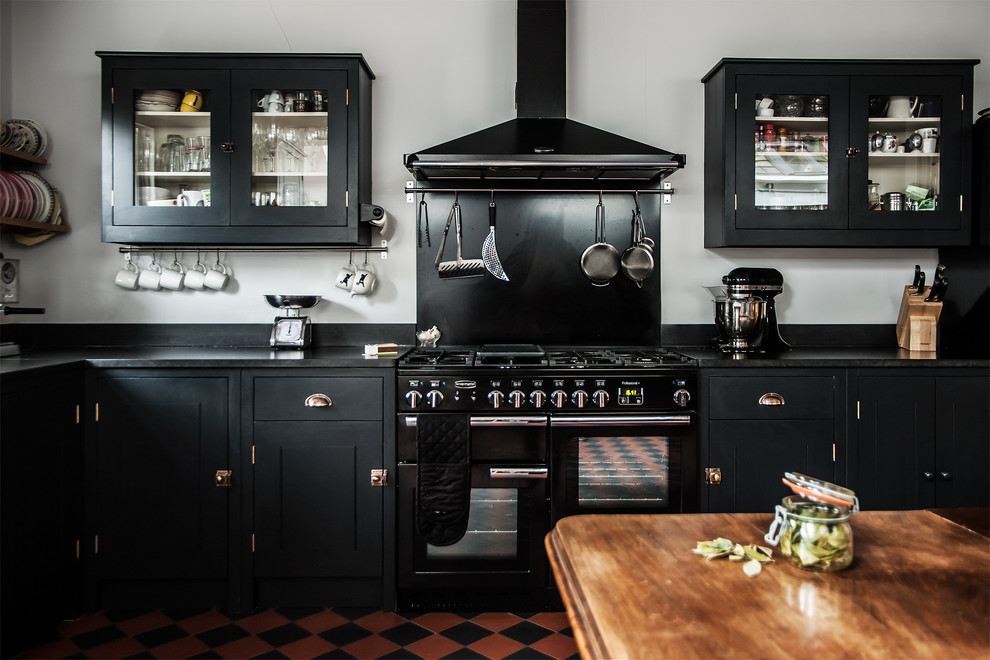 Elegant kitchen photo in London