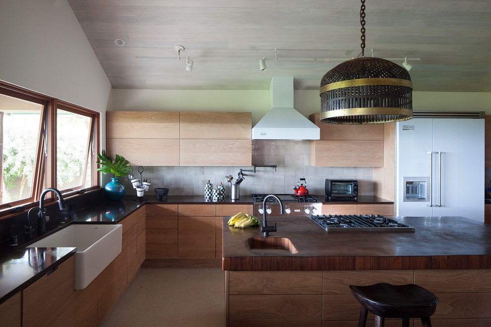 Photo of a world-inspired kitchen in Hawaii.