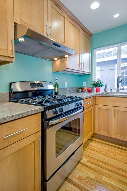 https://st.hzcdn.com/simgs/pictures/kitchens/teal-kitchen-in-duplex-bill-fry-construction-wm-h-fry-const-co-img~ac61eb2801092db3_4-7506-1-ff46730.jpg