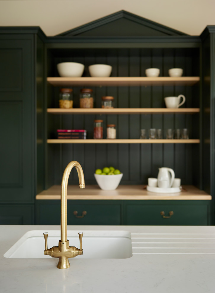 Elegant kitchen photo in Oxfordshire