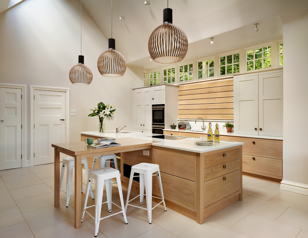 Minimalist kitchen photo in Oxfordshire