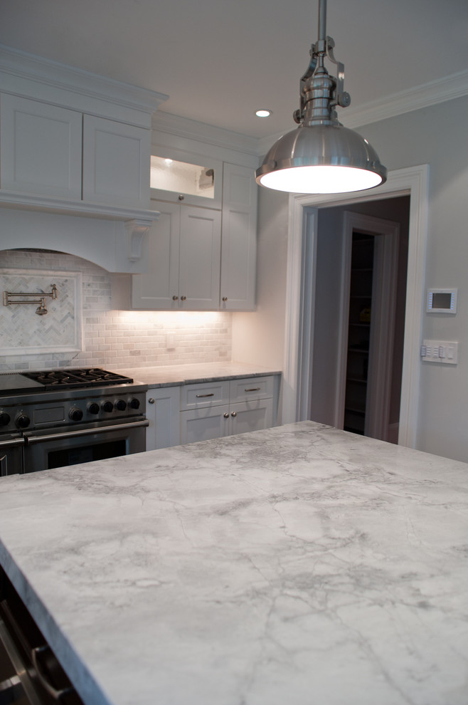 Kitchen - kitchen idea in New York