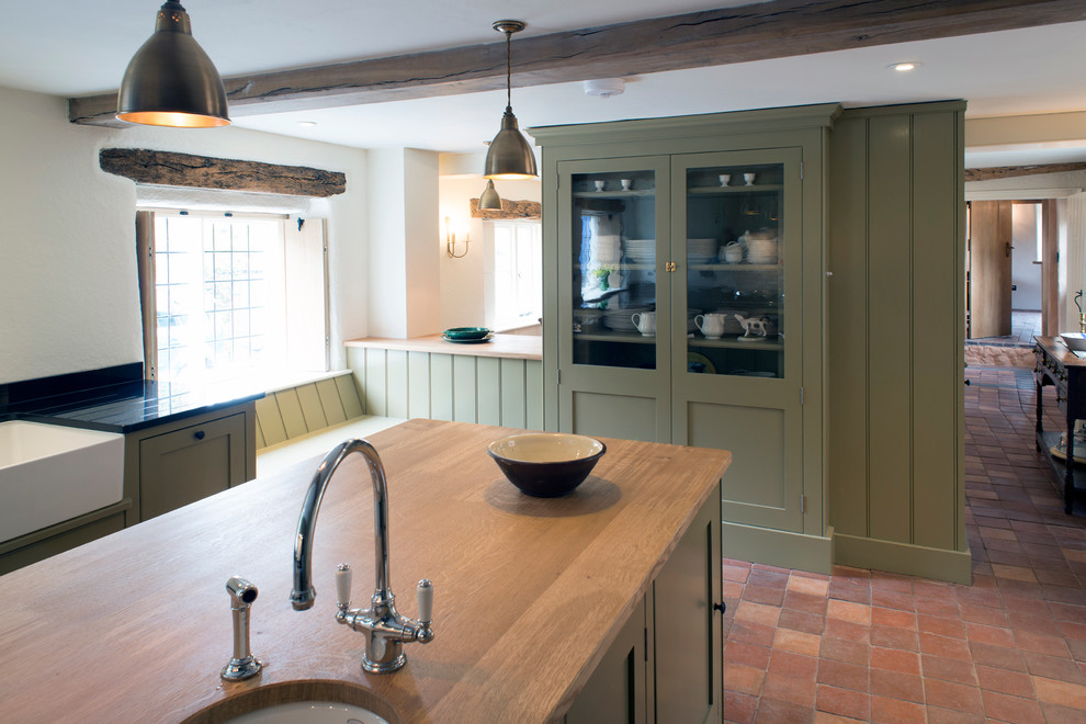 Elegant kitchen photo in Sussex