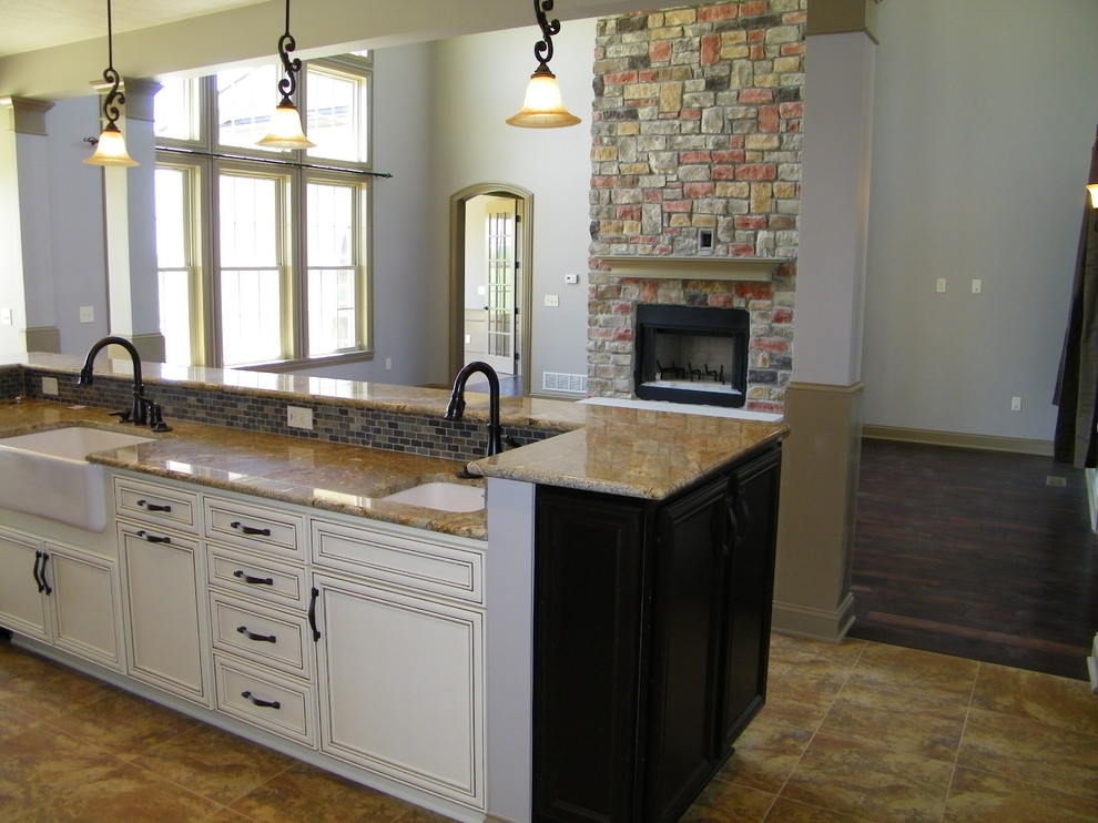 The Austin II, Custom Built by Castlestone Homes - Classique - Cuisine ...