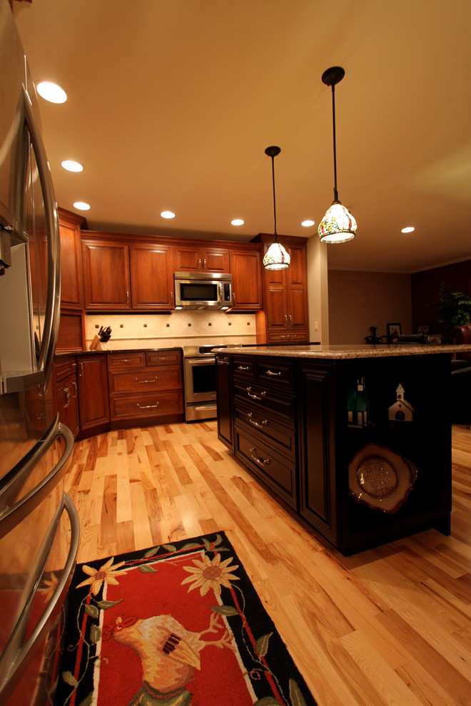 Design ideas for a classic kitchen in Omaha.
