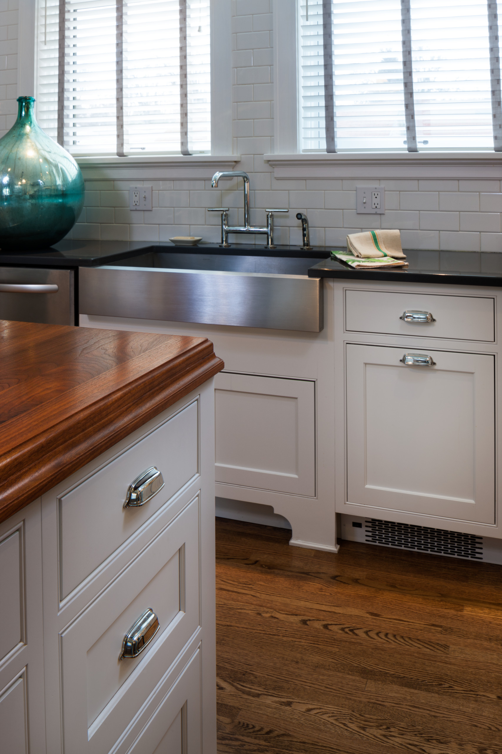 75 Beautiful Grey Kitchen With Wood Worktops Ideas Designs September 2021 Houzz Uk