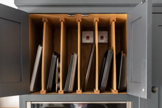 DIY - Above Fridge Tray Divider - Remodelando la Casa