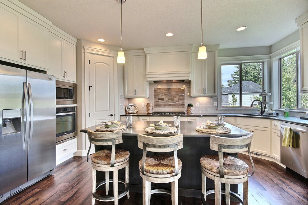 The Erickson Farm in Vancouver, Washington Transitional Kitchen Portland by Cascade