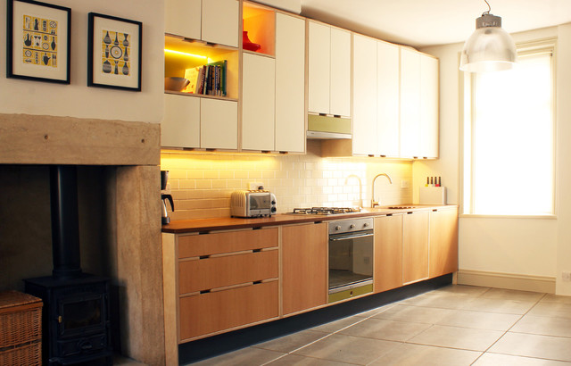 The Gardeners: Oak Veneer Plywood Kitchen Cabinets with Teak Worktop