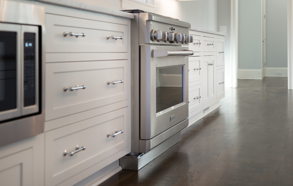 The inset Traditional Kitchen Charlotte by E S Johnson Builders