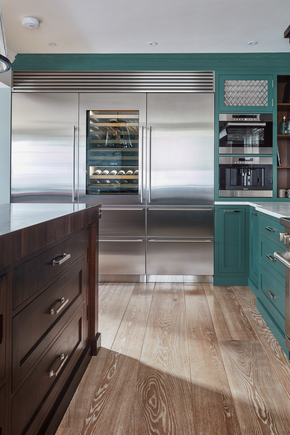 75 Beautiful Kitchen With Turquoise Cabinets And Yellow Backsplash Pictures Ideas May 2021 Houzz